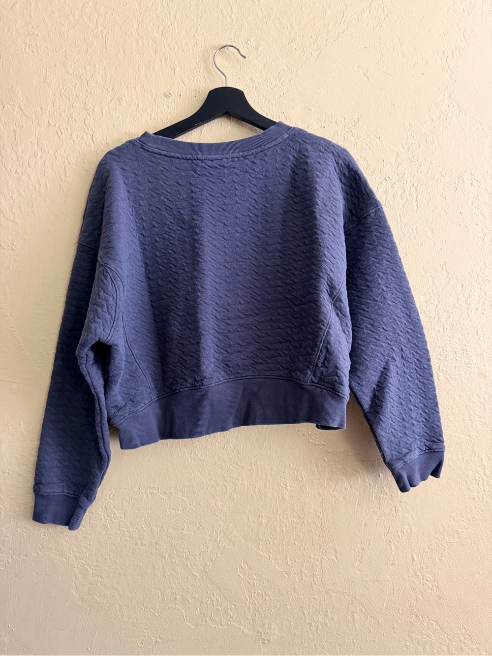 all in motion blue Textured Crewneck cropped Sweatshirt - Picture 2 of 3